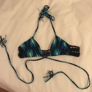 Acacia bikini top